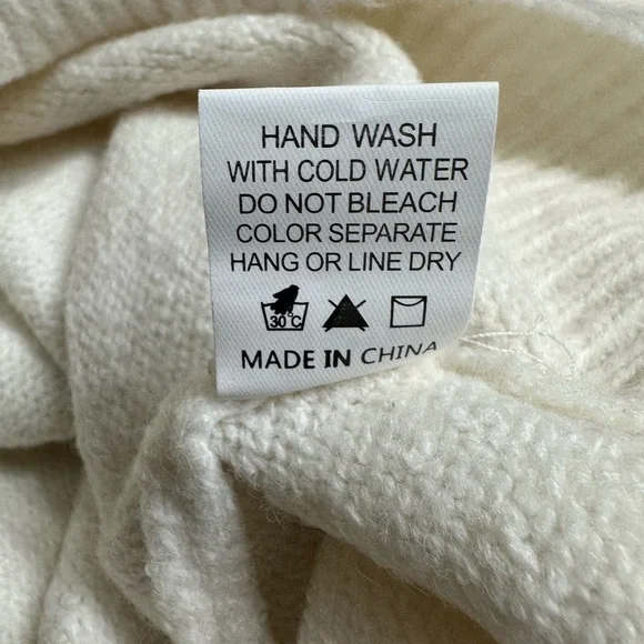 Luna Ivy Women's White Sweater with Colorful Bow Accents Sz M - Picture 8 of 8